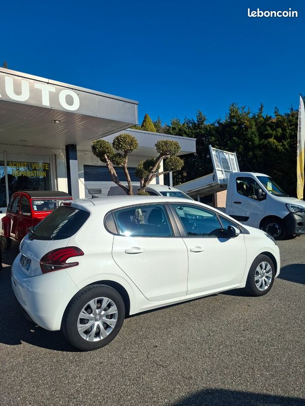 PEUGEOT 208 1.5 BLUE HDi 100CH PREMIUM PACK