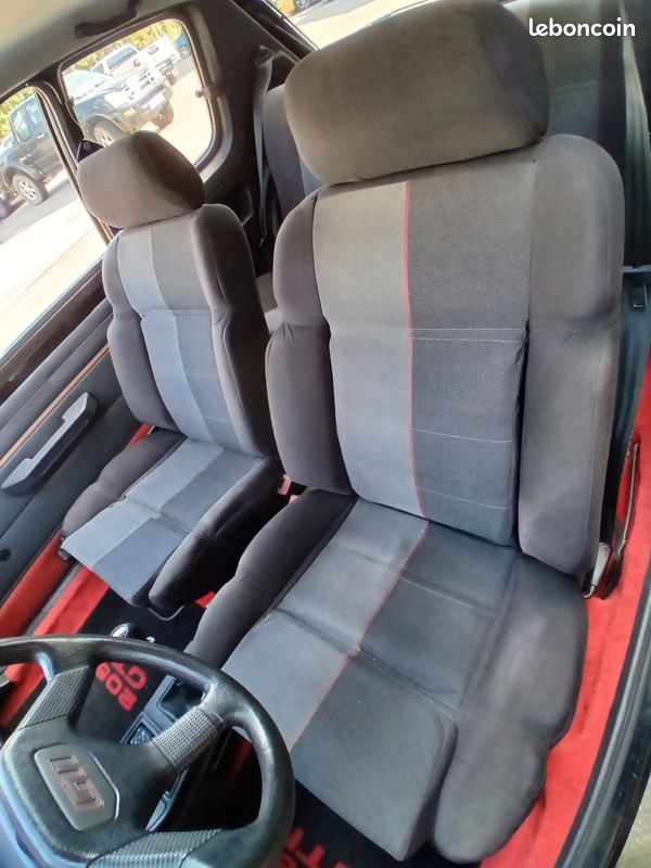 PEUGEOT 205 GTi 1.9