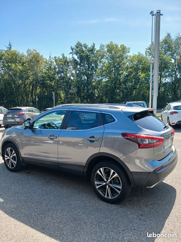 NISSAN QUASHQAI ESSENCE