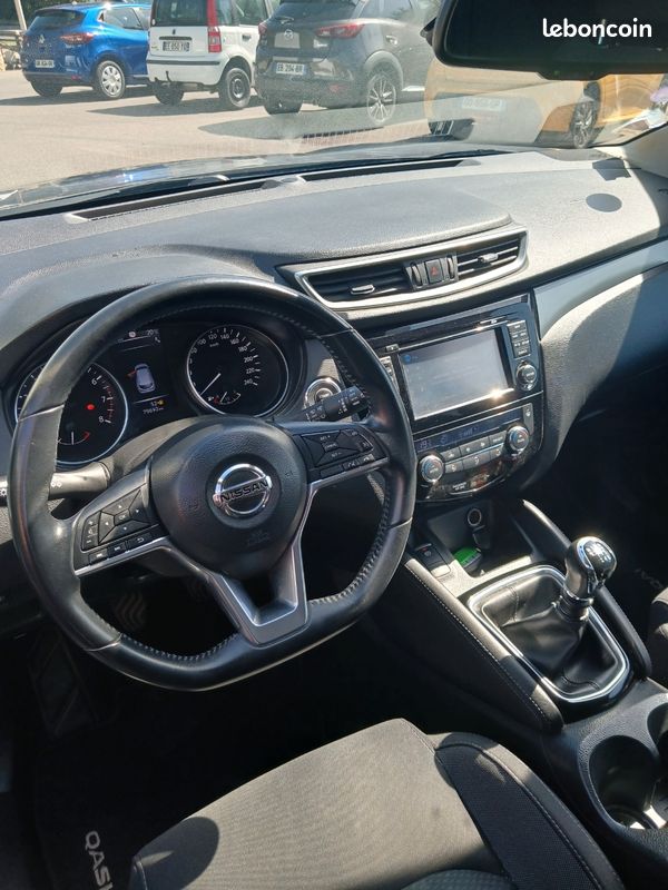 NISSAN QUASHQAI ESSENCE