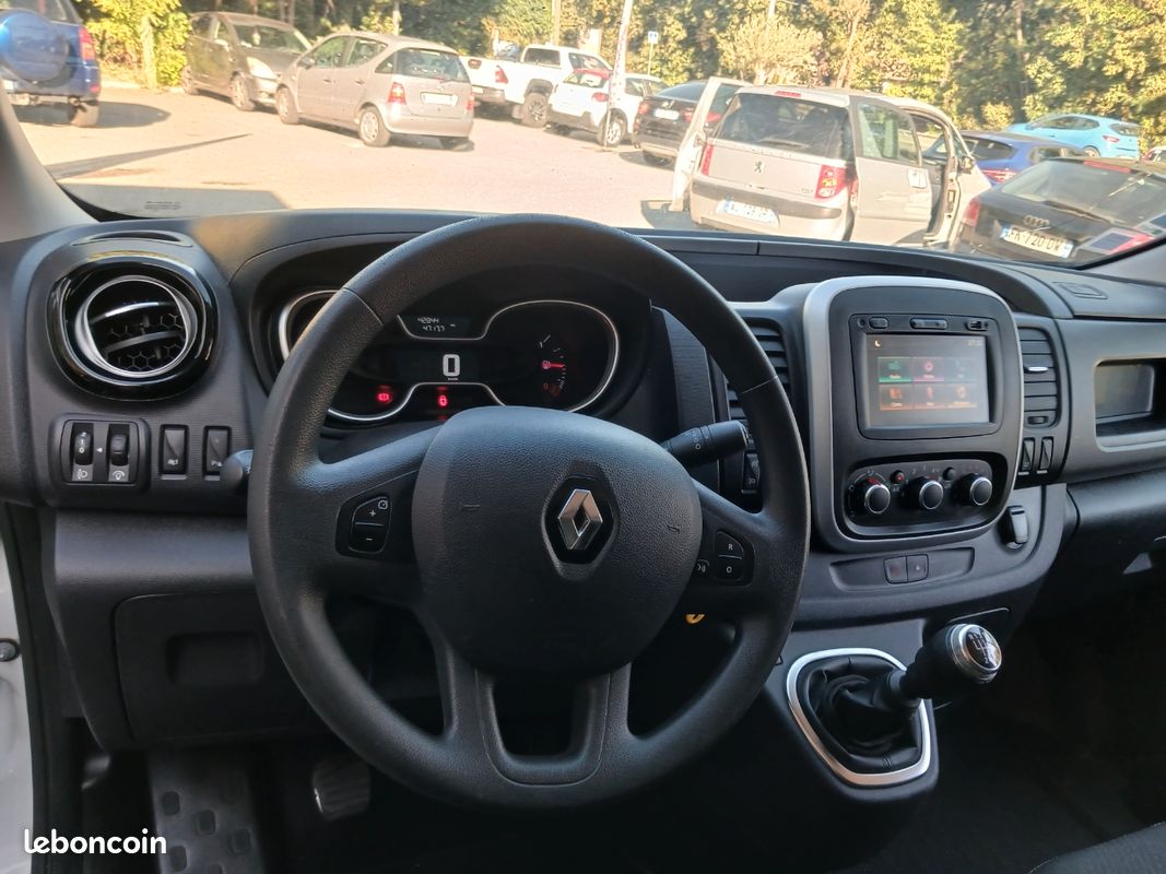 RENAULT TRAFIC 2L DCi 15 500 HT