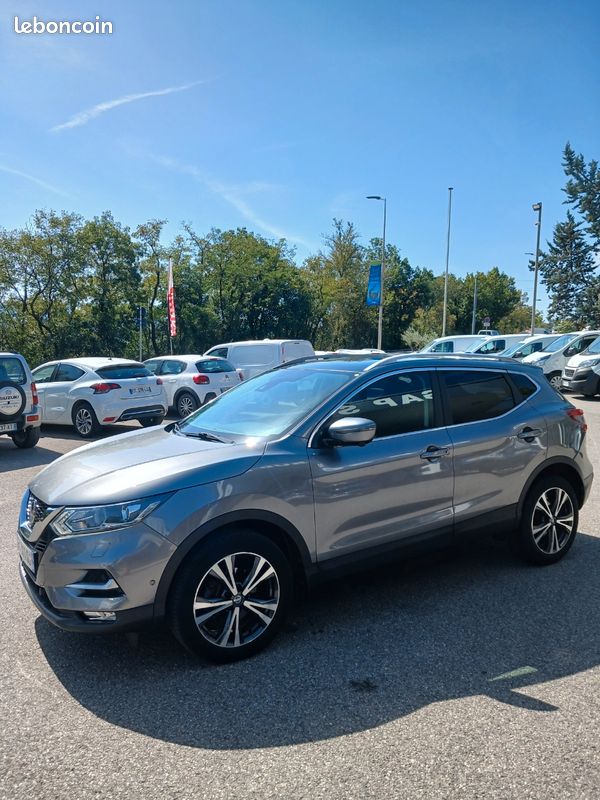 NISSAN QUASHQAI ESSENCE