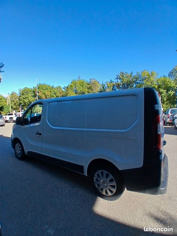 RENAULT TRAFIC 2L DCi 15 500 HT