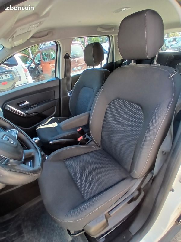 DACIA DUSTER 1.5 DCi 4X4 115 CH + 4 ROUES HIVER