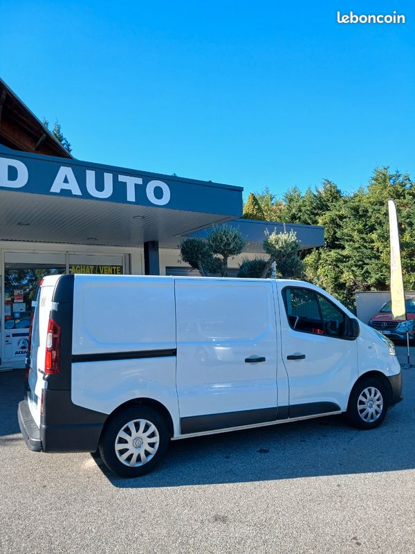 RENAULT TRAFIC 2L DCi 15 500 HT