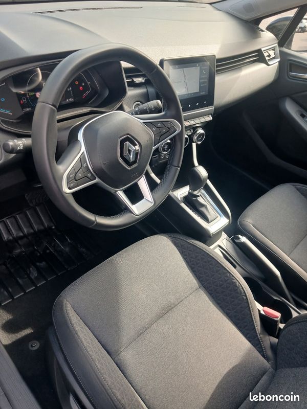 RENAULT CLIO E-TECH 140CH BV AUTOMATIQUE BUSINESS