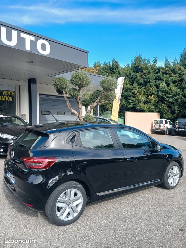 RENAULT CLIO E-TECH 140CH BV AUTOMATIQUE BUSINESS